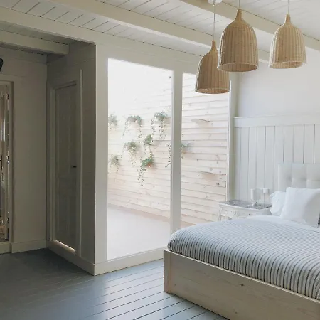 Mom La Punta Pensión