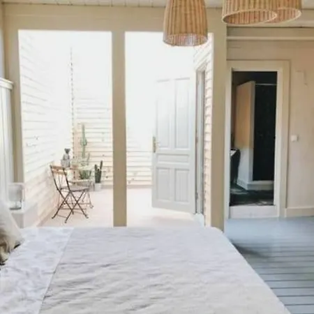 Mom La Punta 3* Valência